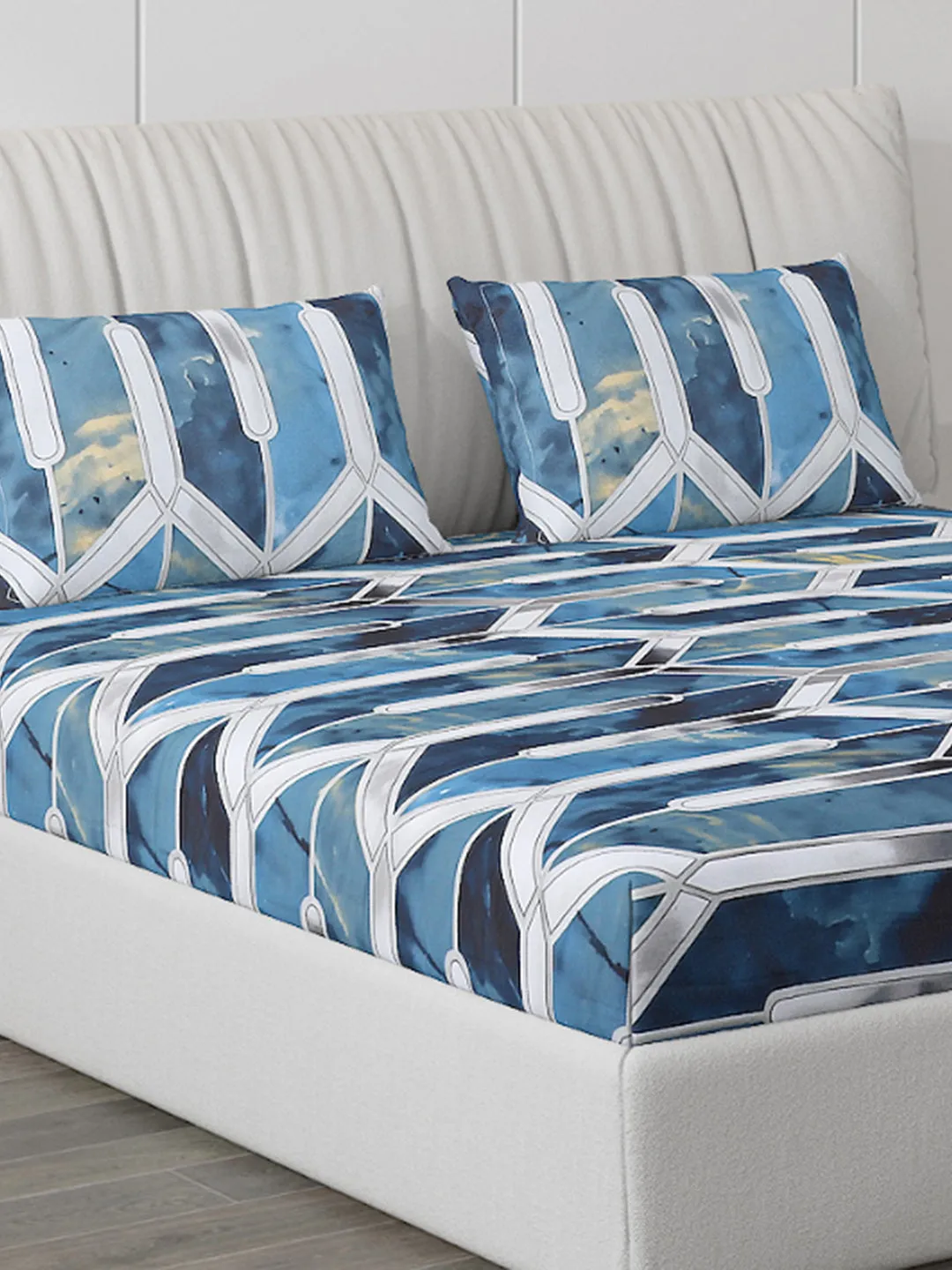 130 GSM Polyester Double Bed Bedsheet with 2 Pillow Covers