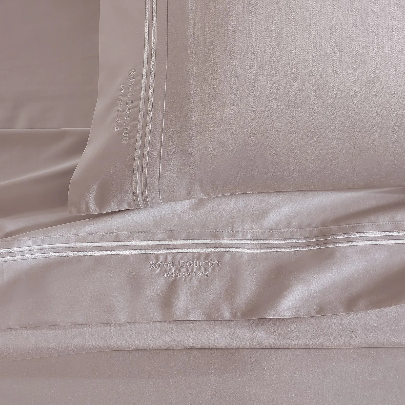 500TC Sheet set by Royal Doulton