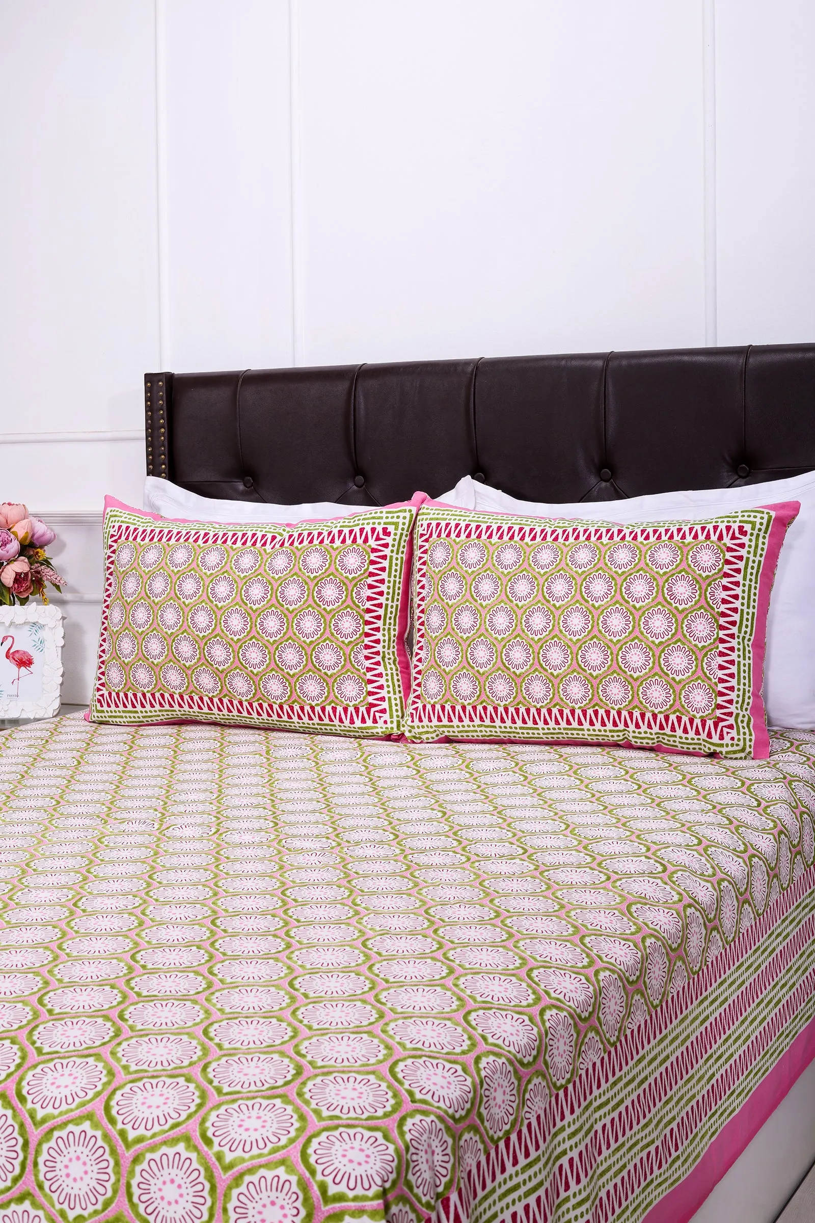 Alice Jaal Pink Cotton  Bedsheet