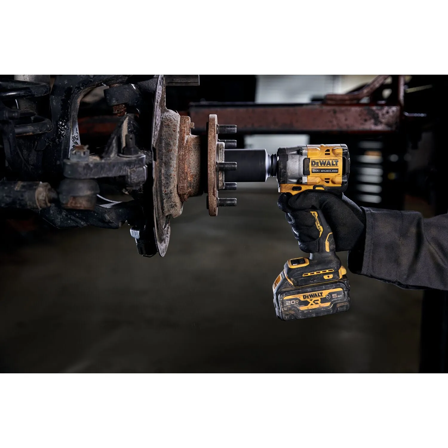 DeWalt DCF923P2 ATOMIC 20V MAX* 3/8 in. Cordless Impact Wrench with Hog Ring Anvil Kit