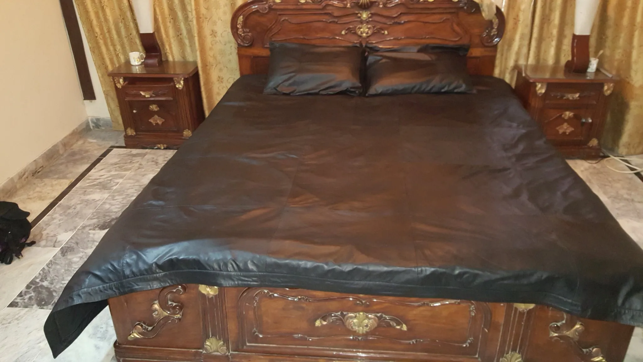 Full Black Sheepskin Leather Bed Sheet Square Pattern With Two Black Pillow Cases