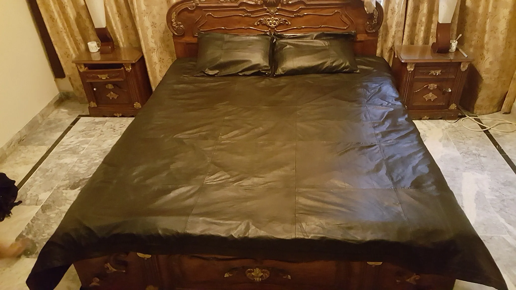 Full Black Sheepskin Leather Bed Sheet Square Pattern With Two Black Pillow Cases