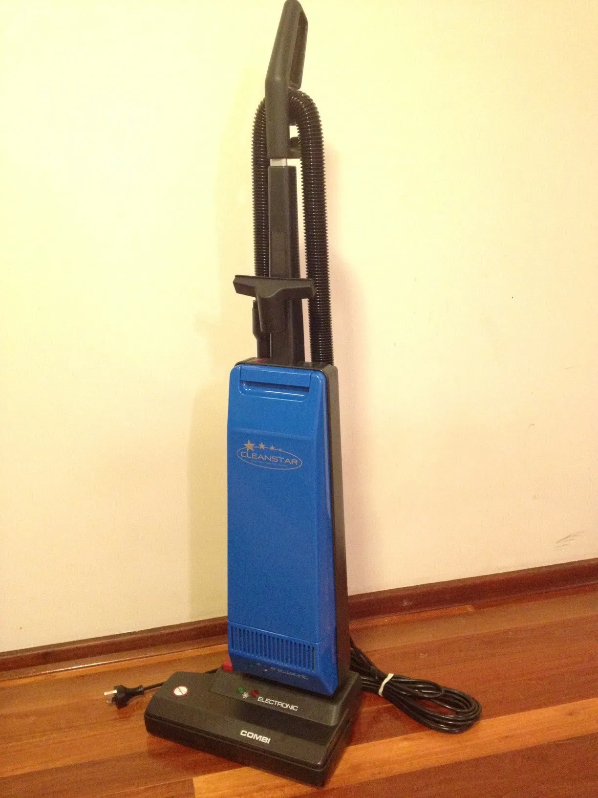 Nilco German Made Upright Commercial Vacuum Cleaner For Carpet NLA