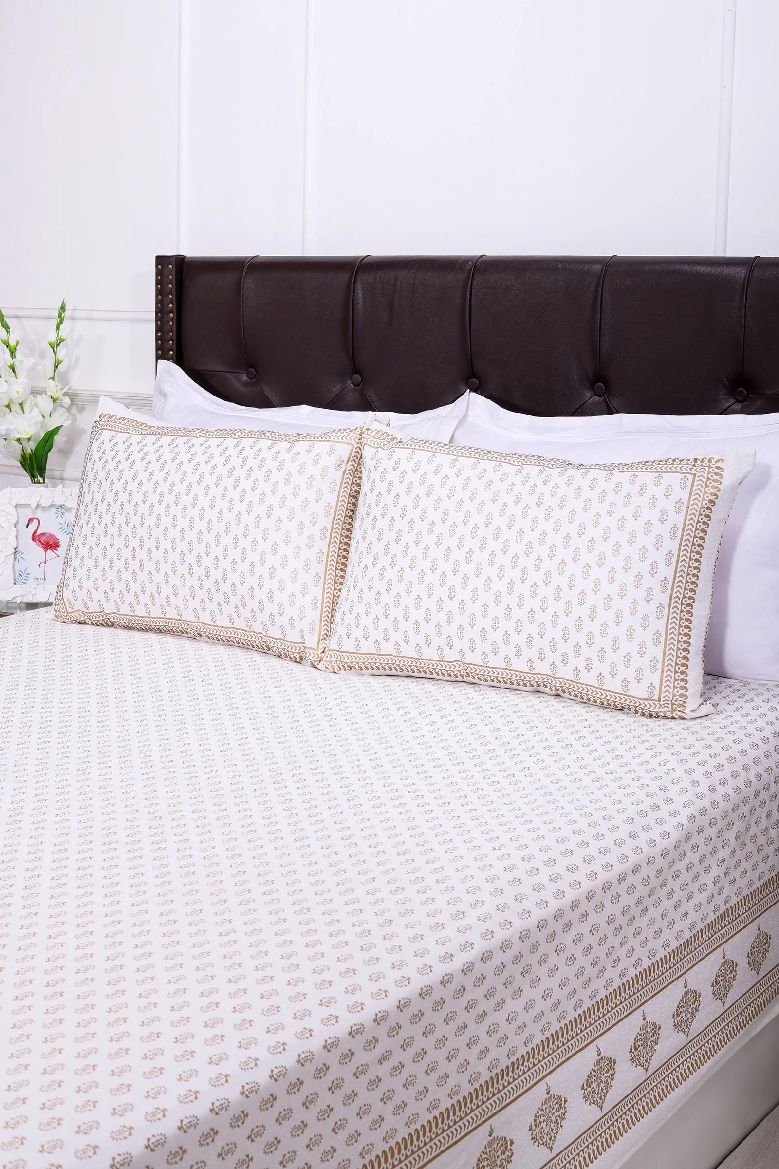 Pastel Jia Booti White Cotton Bedsheet