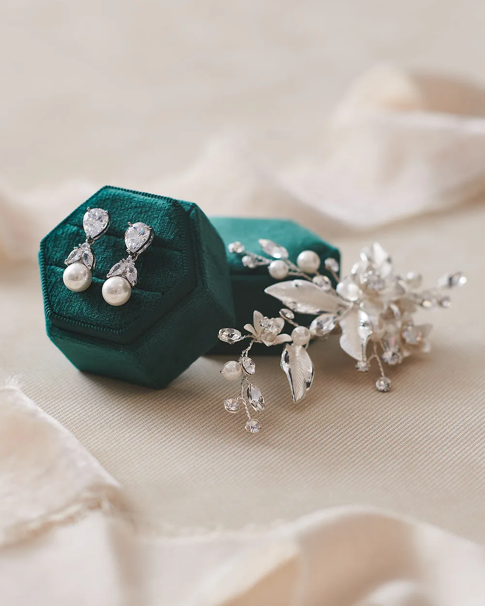 Petite Pearl & Floral Hair Clip