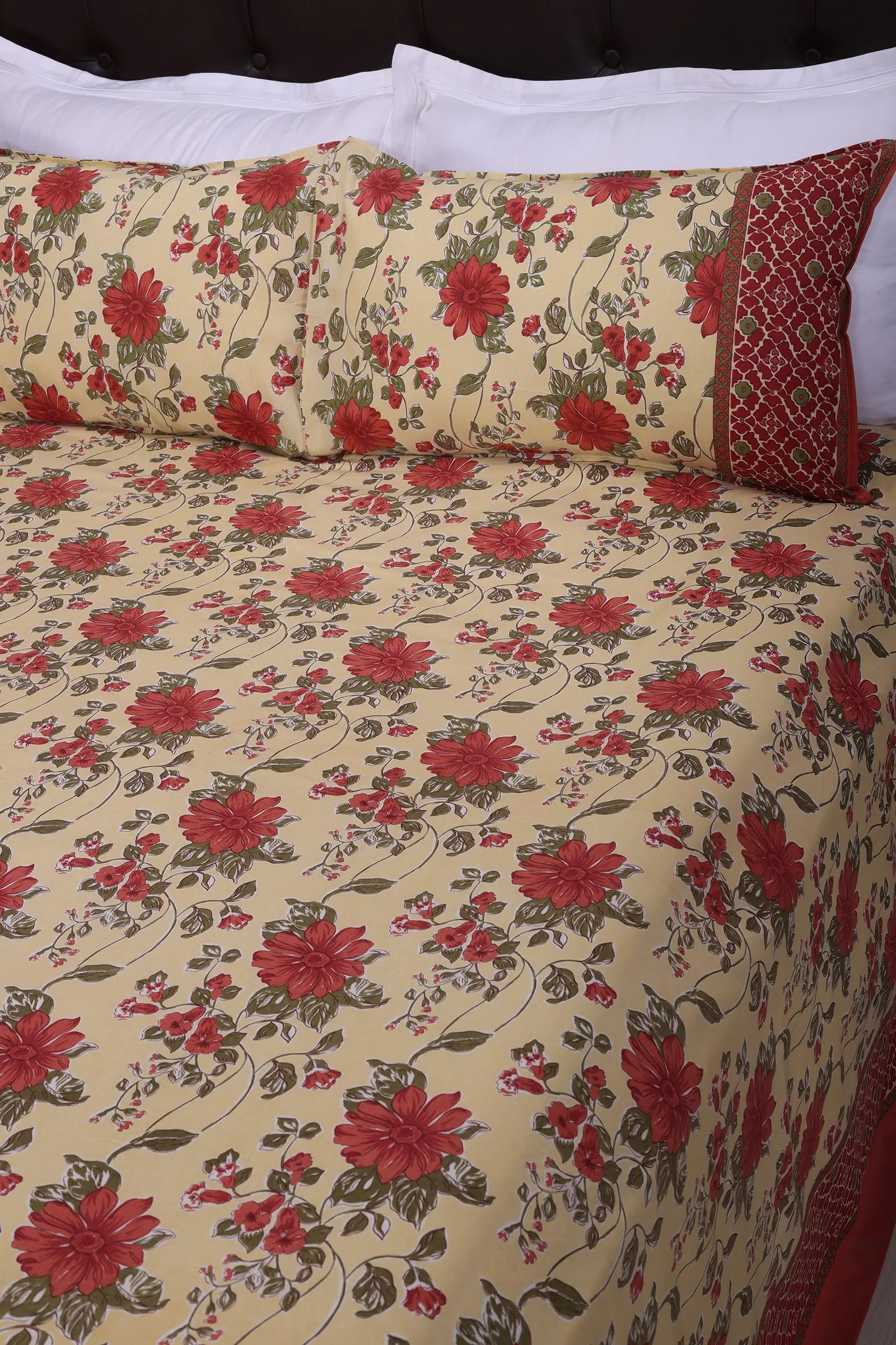 Suhana Lily Dreams Red Cotton Bedsheet